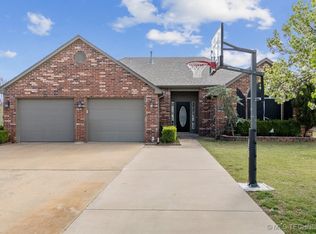 11855 Willow Cir, Collinsville, OK 74021