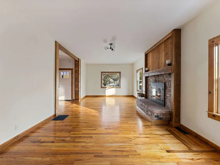 315 SE Davis St — Photo 8