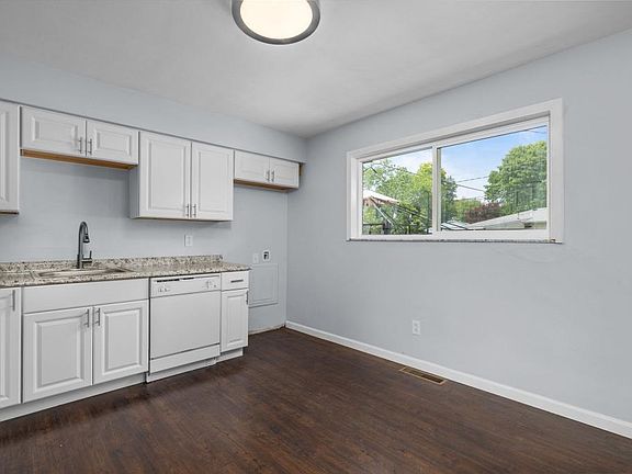 5th image of 6 Violet Ave