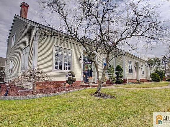 3rd image of 3 Chadwick Ln #3A