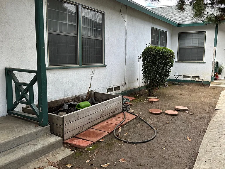 10418 El Rancho Dr — Photo 2