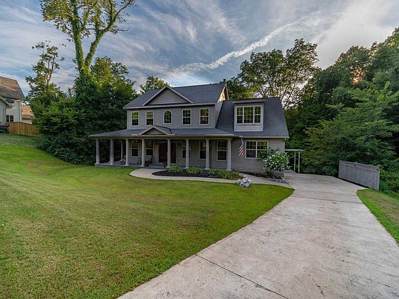 2nd image of 104 Bluebird Cir
