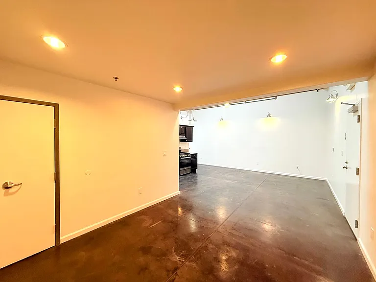 1734 N. Main St.,/ 633 Gibbons Street — Photo 8