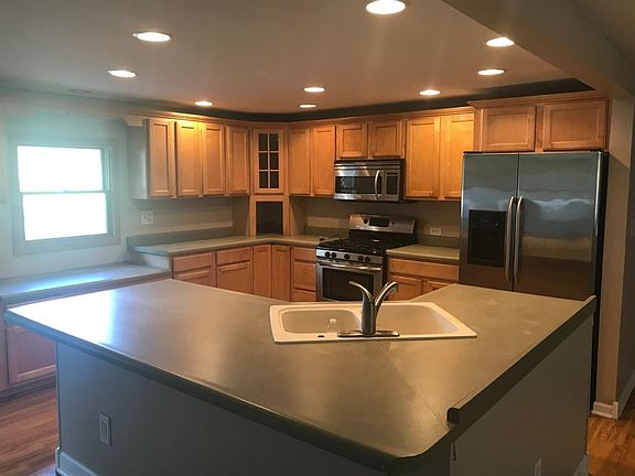 4th image of 6735 Van Buren Pl