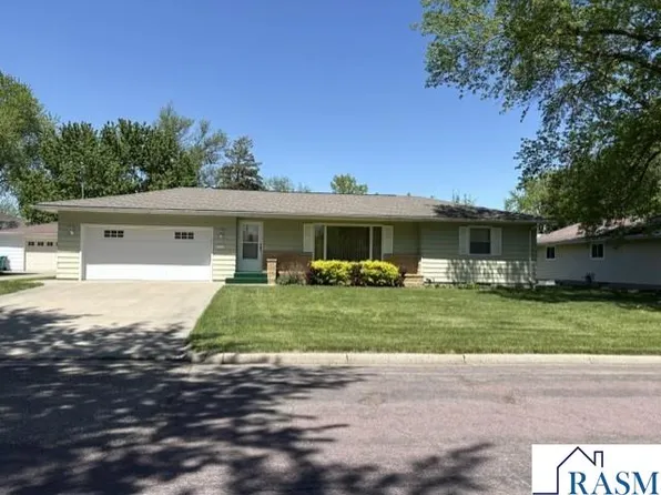 225 8th Ave SE, Waseca, MN 56093