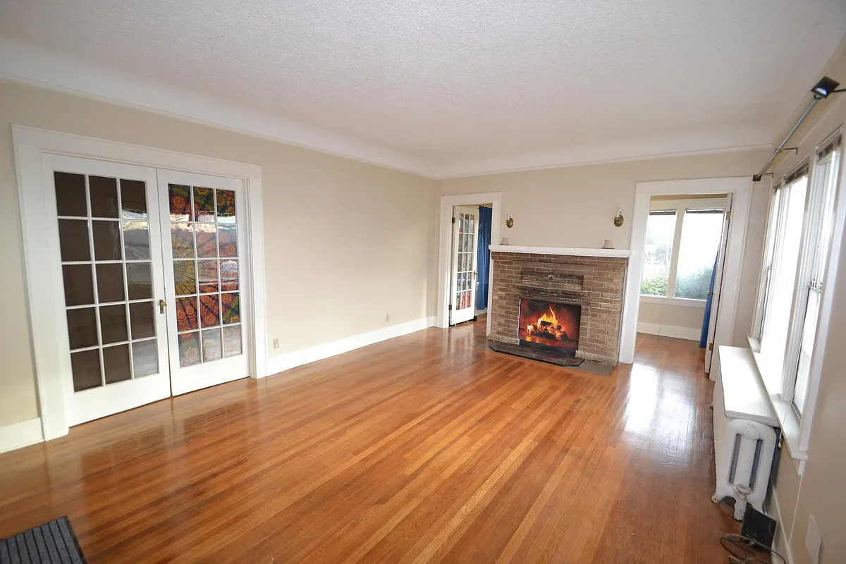 Building Photo - 4701 5th Ave NE #1