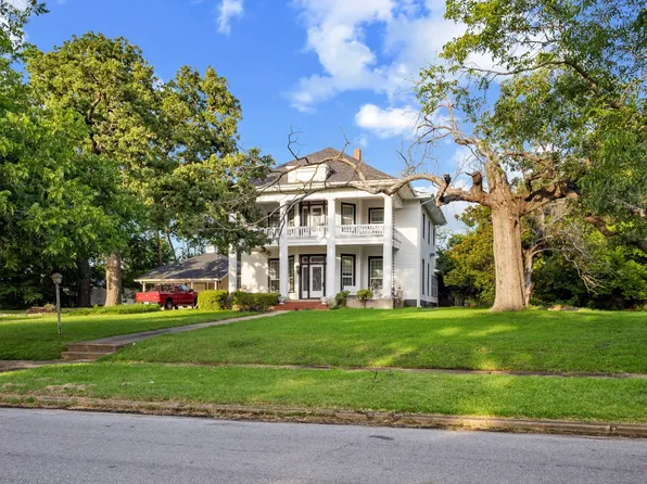 1114 S Houston Ave, Denison, TX 75021