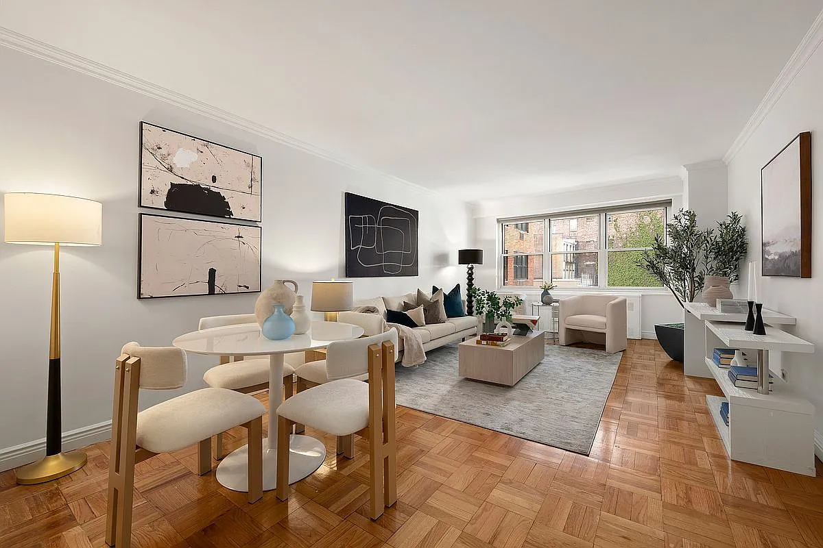 251 E 51st St APT 5B photo 1