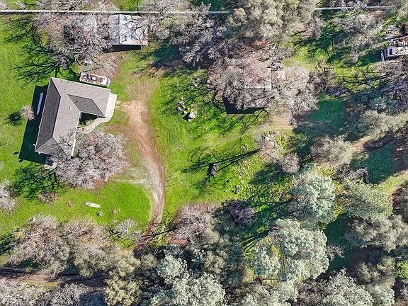3rd image of 1800 Silverado Dr