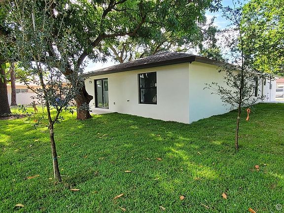 5th image of 1420 NW 52nd St