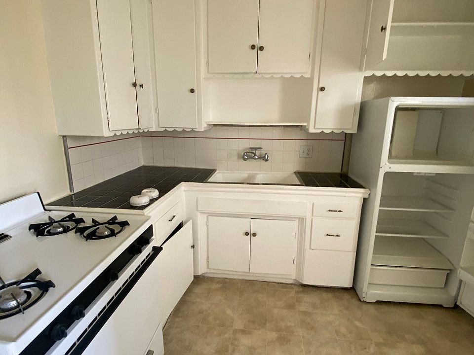 2nd image of 1741 N Kingsley Dr APT 11