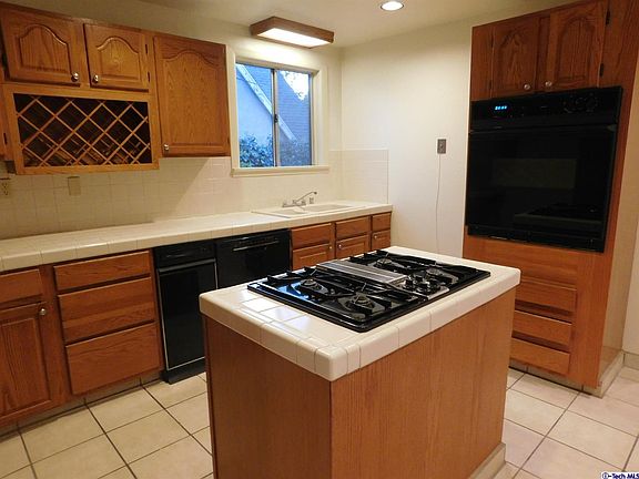 5th image of 3288 Fair Oaks Ave