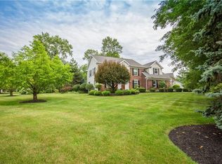 301 Ash Grove Cir, Aurora, OH 44202