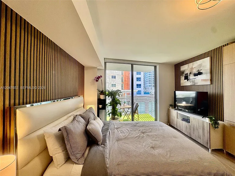 90 NE 32nd St #613 — Photo 2