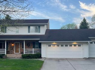 273 Grassy Hills Ln, Grand Forks, ND 58201