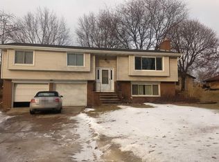 3135 Saint Gregory Dr, Green Bay, WI 54311