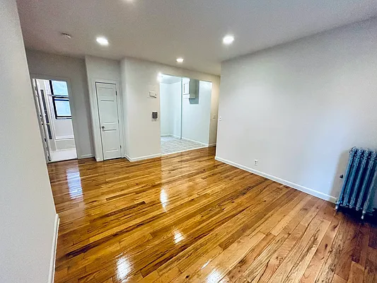 Rented by HOLTON REAL ESTATE INC. | media 30