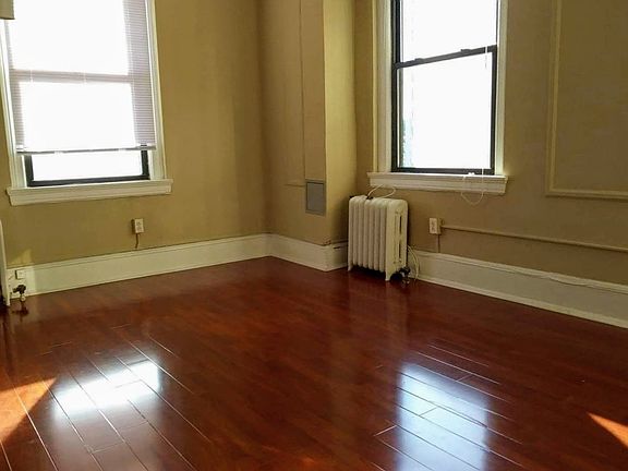 2nd image of 1324 Locust St #470251