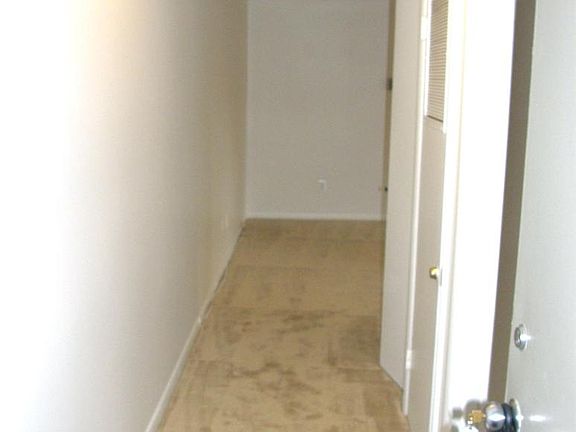 3rd image of 10500 Weymouth St #10500