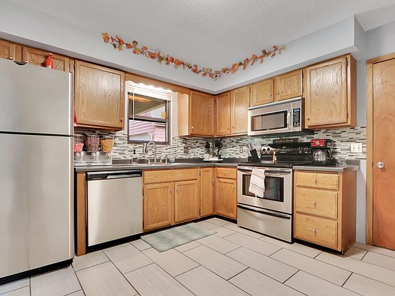 5th image of 4621 Cobblestone Cir