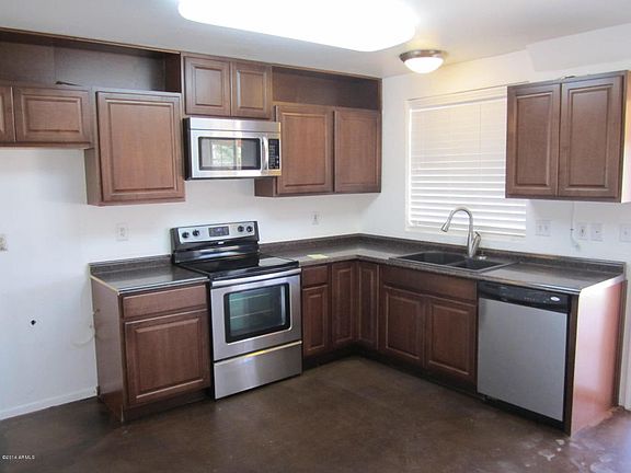 2nd image of 9512 N 67th Ln