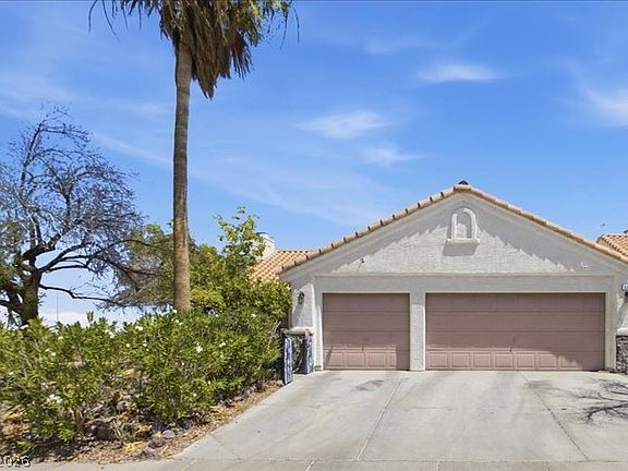 2nd image of 101 Aruba Isle Dr