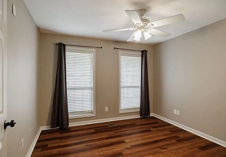 195 Bedford Dr — Photo 16