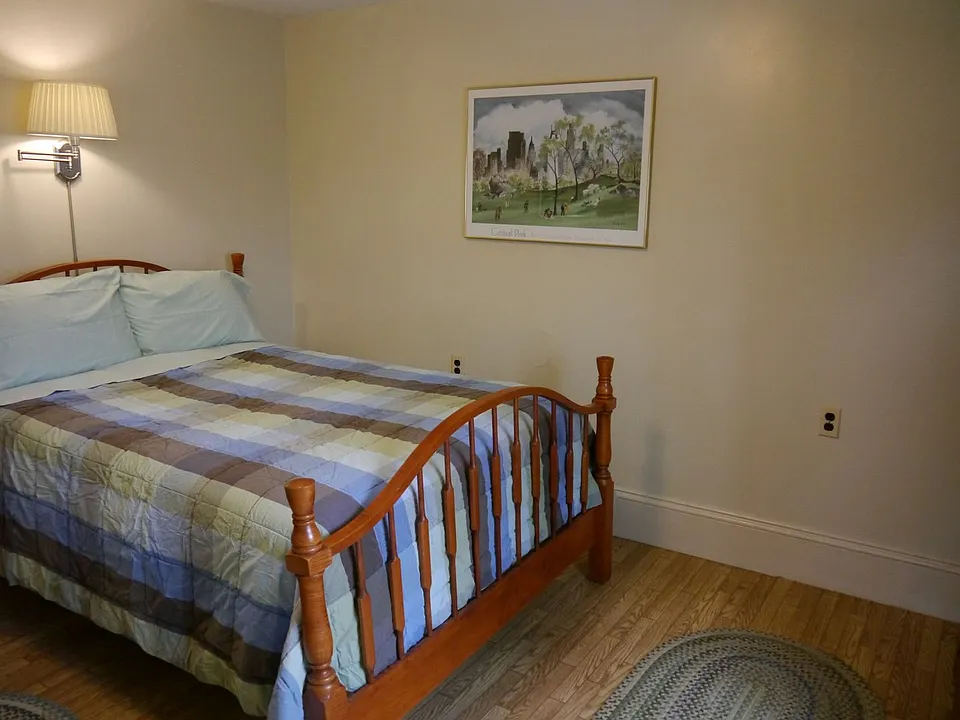 9 Cedar St