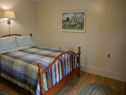9 Cedar St Photo 1