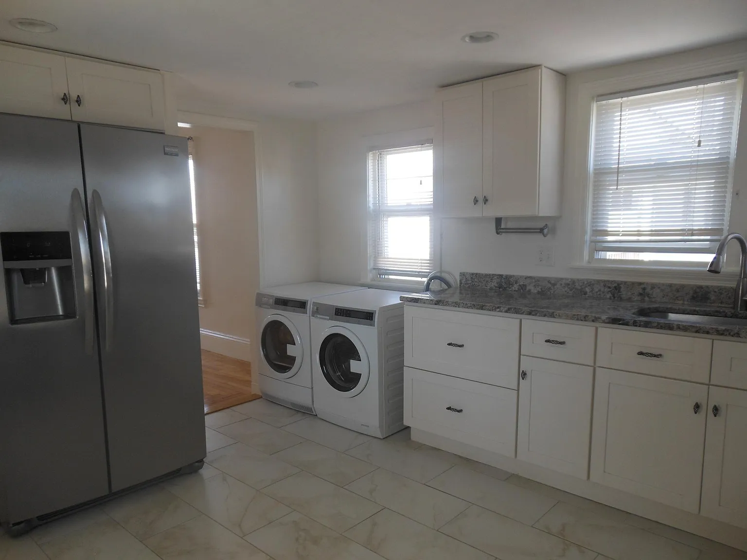 3 bed, 1200 sqft, $2,800 — Photo 2
