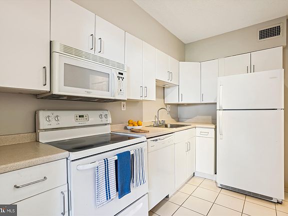 5th image of 5500 Holmes Run Pkwy APT 412