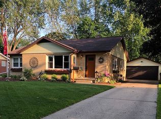 1900 Ivy Ln, Midland, MI 48642