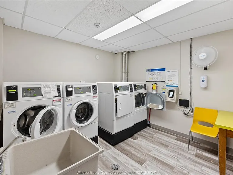 3950 Wyandotte St E #306 — Photo 17