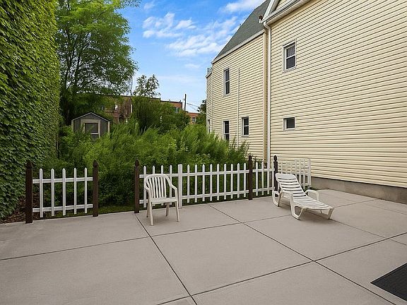5th image of 354 E 193rd St