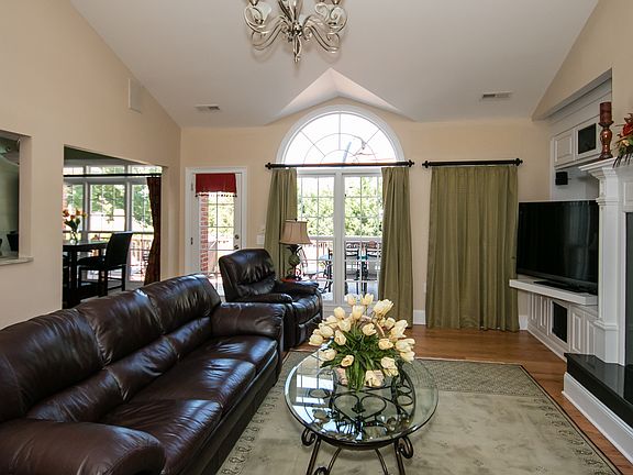 5th image of 7535 Sedgebrook Dr E