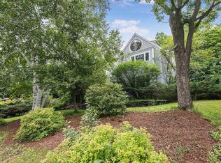 11 Harbor Ridge Rd, South Burlington, VT 05403