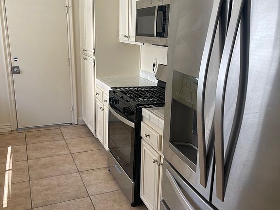 3rd image of 803 Granada Dr