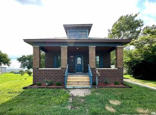 541 S Springfield St, Virden, IL 62690