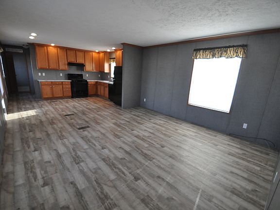 2nd image of 83 N Hiawatha Cir
