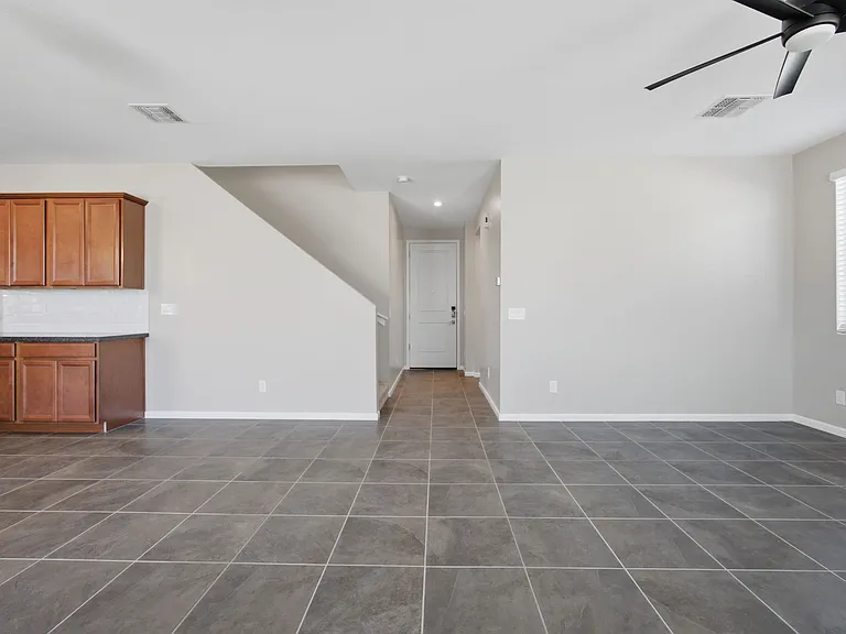 17851 W Daley Ln — Photo 3