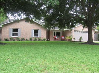 2704 Red Hill Dr, College Station, TX 77845