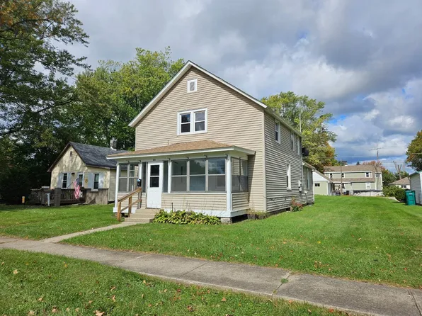 911 Plain St, La Porte, IN 46350