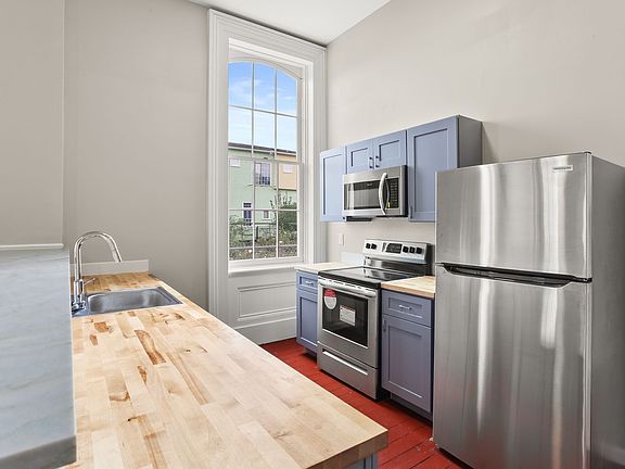 3rd image of 2103-05 Baronne St #2C