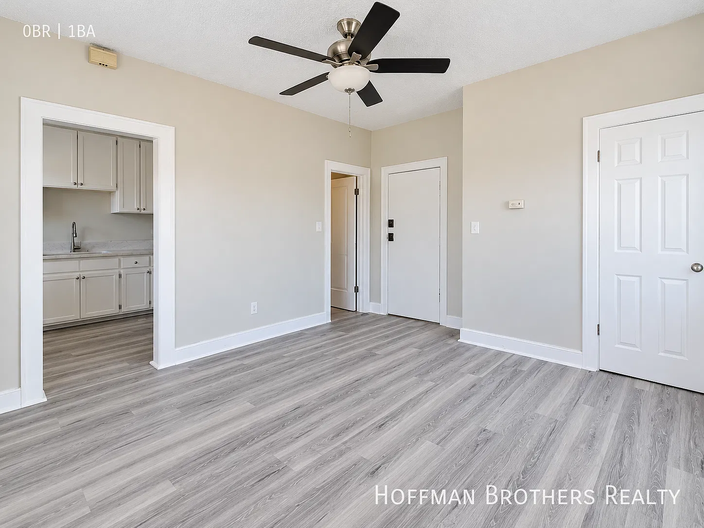 **1 Month Free**Updated South LA Studio with Equipped Kitchen, Included Water/Trash, No Applicati... — Photo 1