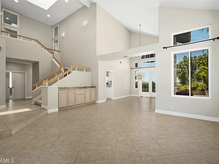 22481 Ivy Rdg — Photo 7
