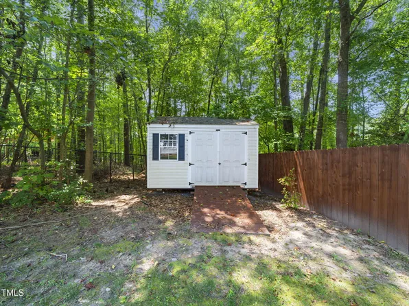 20 Little River Ct, Youngsville, NC 27596
