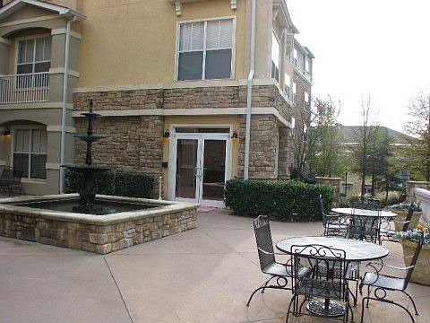 Villa Sonoma 2000 Building