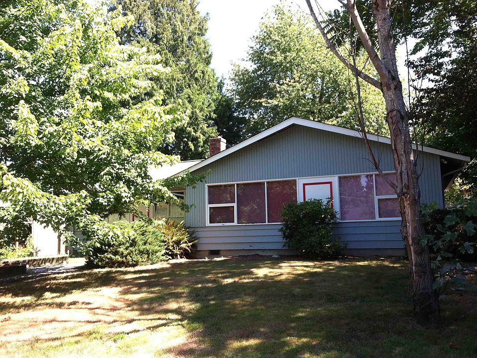 2nd image of 11768 Sand Point Way NE