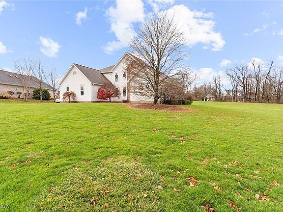 4th image of 9645 Cherry Hills Dr