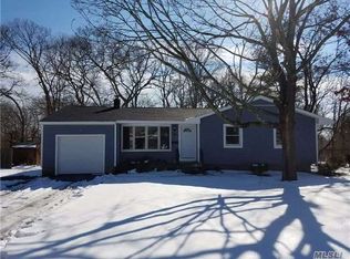36 John St, Patchogue, NY 11772